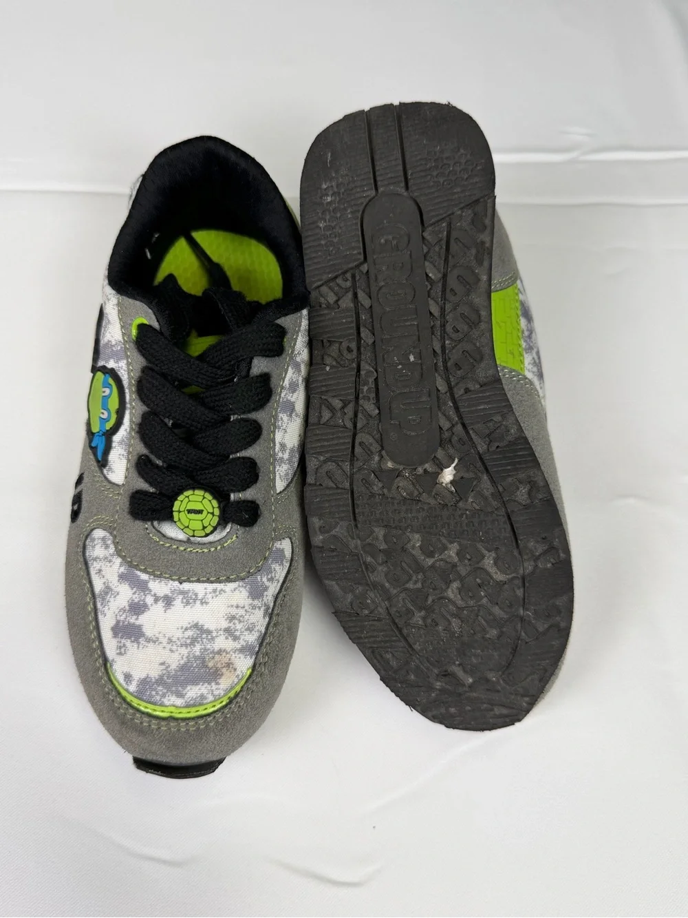Kids Gray & Neon Green Turtle Accent Sneakers -13